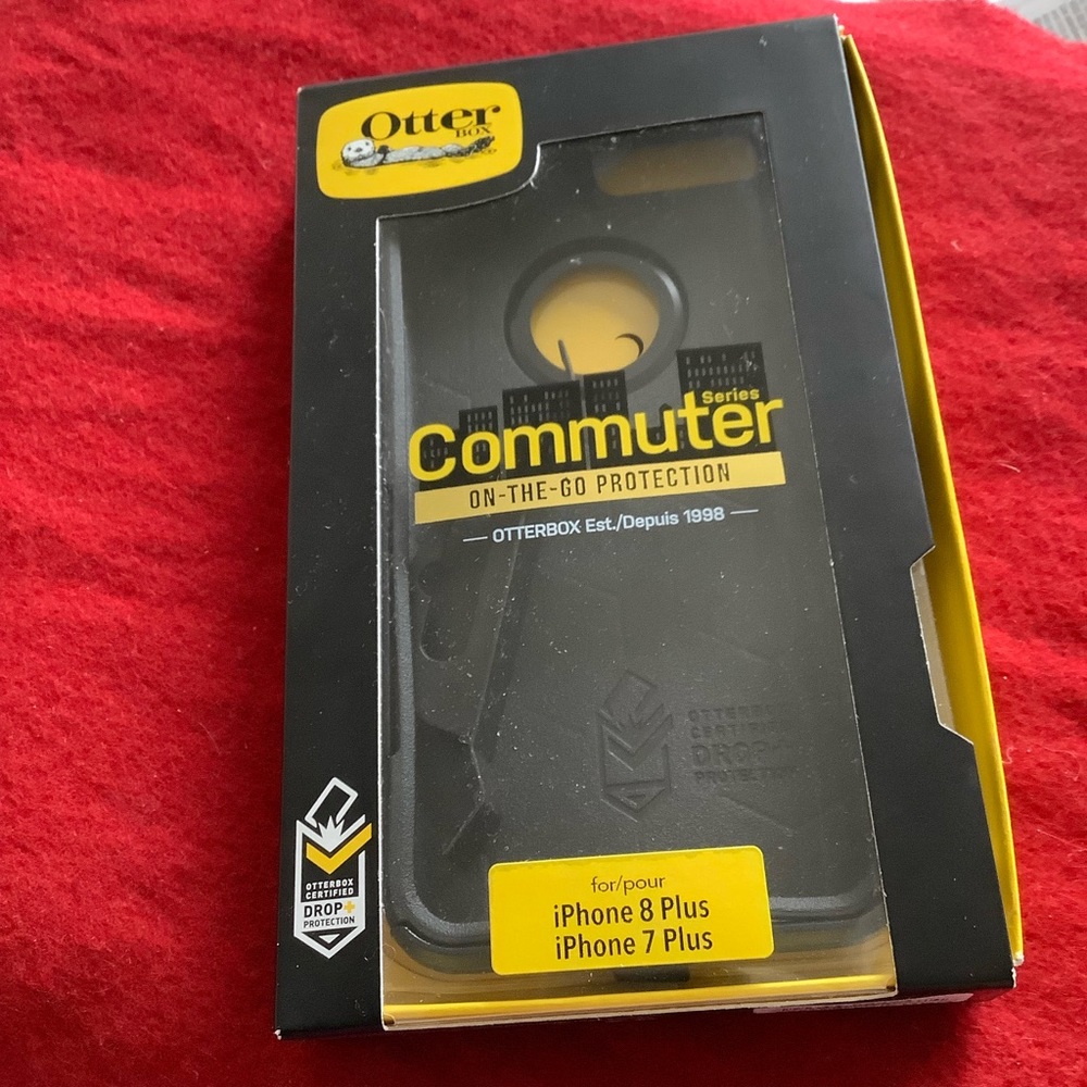 NIB Otter Box plastic case, Iphone 8 plus / 7 plus, black